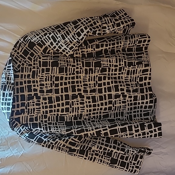 Blazer - Picture 4 of 4